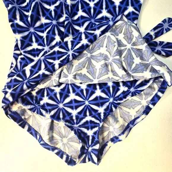 Maxine of Hollywood One Piece Swimdress Blue/White Geometric Side Tie Size 20 - Picture 4 of 9